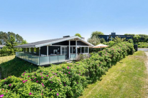 Beautiful Newly Renovated Holiday Home Close To Ebeltoft, in Ebeltoft